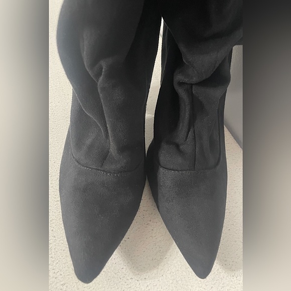QUPID Black Suede Knee-High Slouchy Heeled Wiley Boot Sz. 8 - Picture 7 of 8